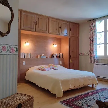 Beautiful Domaine With Private Pool And Park *