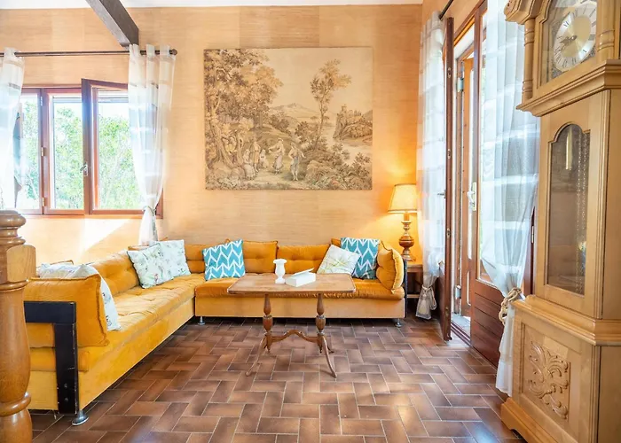 Ferienhaus Beautiful Domaine With Private Pool And Park