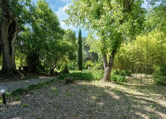 Beautiful Domaine With Private Pool And Park *