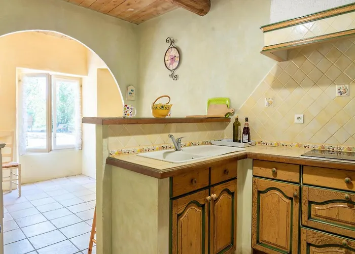 Beautiful Domaine With Private Pool And Park